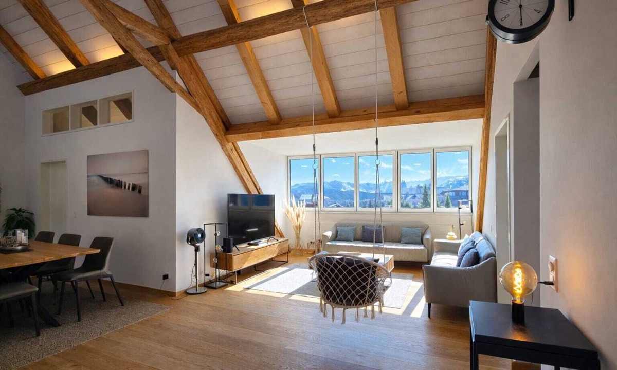 Spiez Apartment | Centrally located, modern Loft w/Lake & Mountain views. Free Parking, Fast wifi