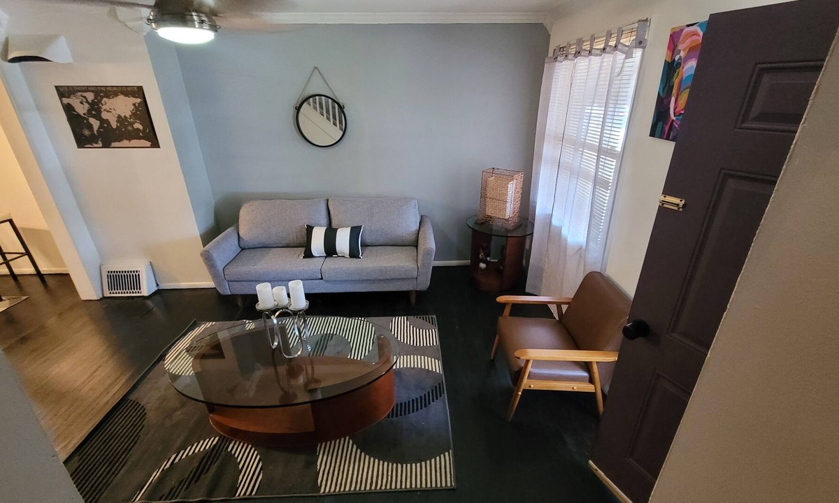 Brooklyn House | Centrally located townhome