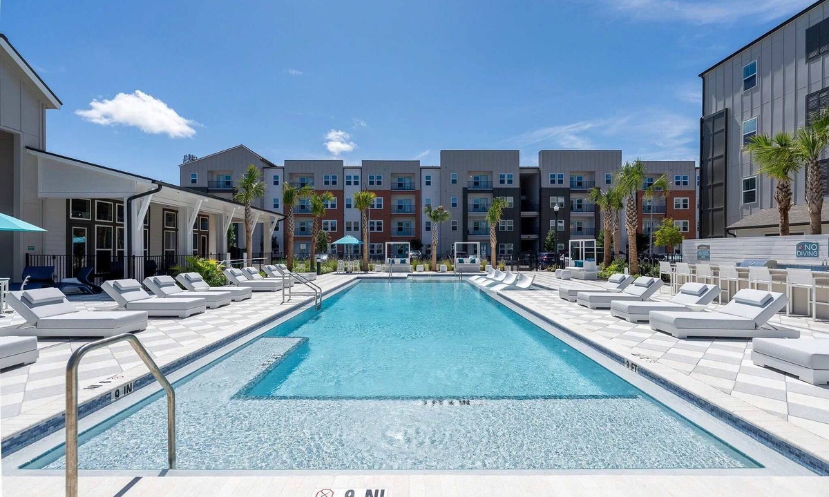 Golden Glades - The Woods Apartment | Centrally Located Luxury Apartment w/Pool & Fire Pit