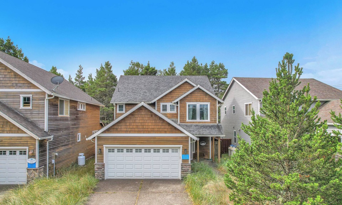 Shorepine Village House | Centrally Located Dory Pointe Home, with Ping-Pong and Streaming