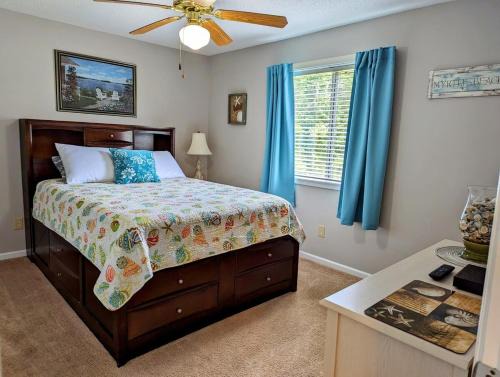 Surfside Beach Apartment | Centrally Located-Well Equipped Kitchen-Forest Views-Pools