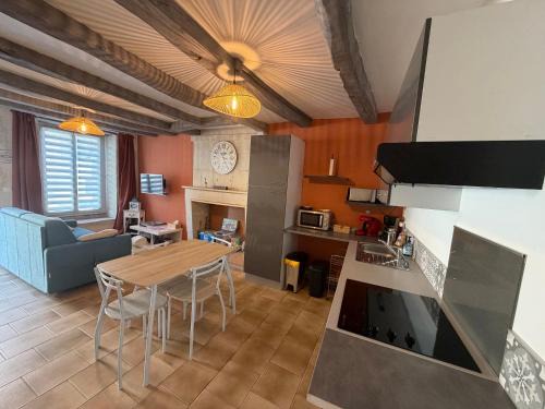 La Roche-Posay Apartment | centre historique T2 RDC