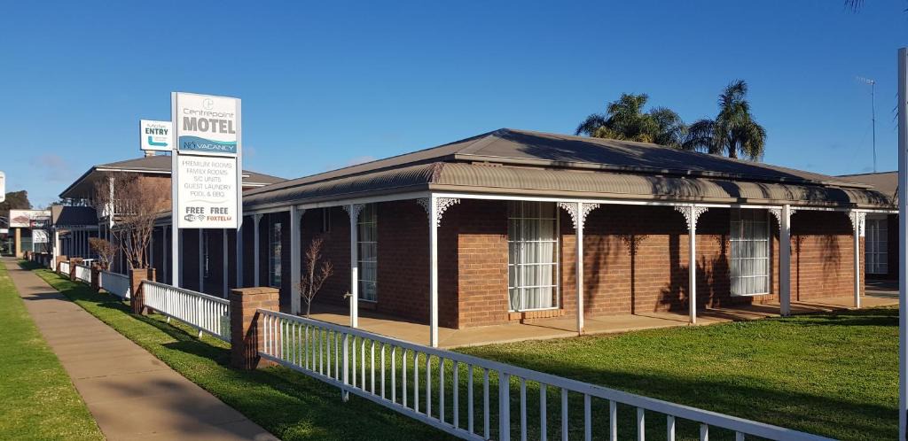 Deniliquin Hotel | Centrepoint Motel Deniliquin