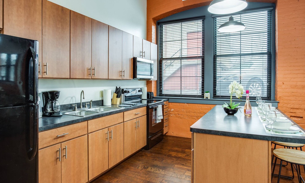 Rochester Apartment | Centric NY Style Loft w/King bed