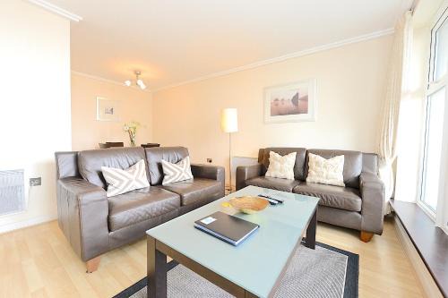 Woking Apartment | Centrium - Woking Town Centre by Deilamy Homes
