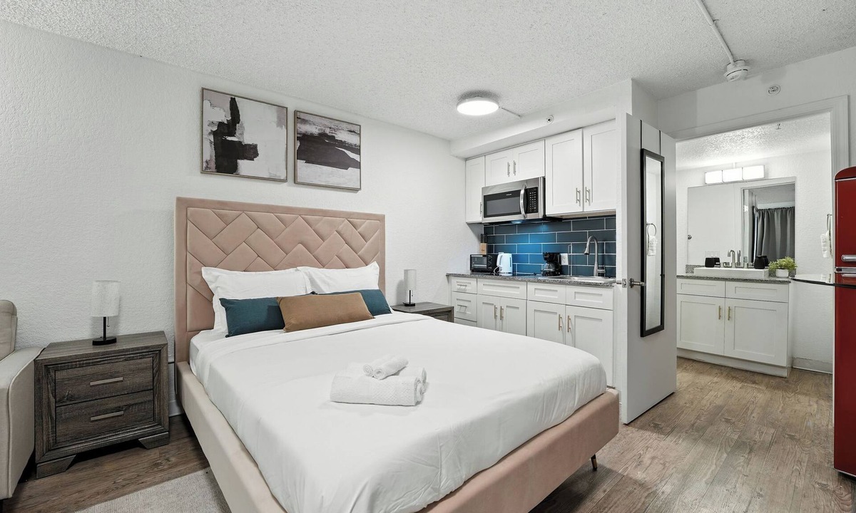 St. Johns Apartment | Centro Flats 521 I Comfy and Spacious Studio