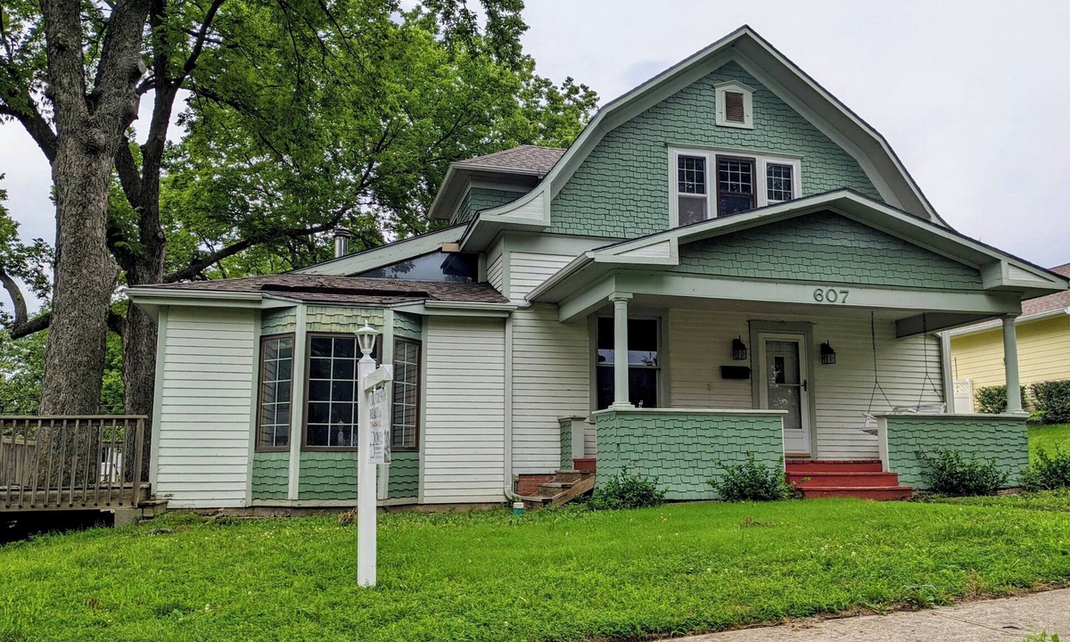 St. Marys House | Century-Old Arts & Crafts Gem Library, Rumpus Room, Deck