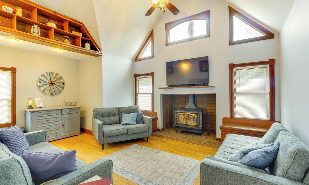 Fulton House | Century Old Farmhouse in Fulton: 6 Mi to Town!