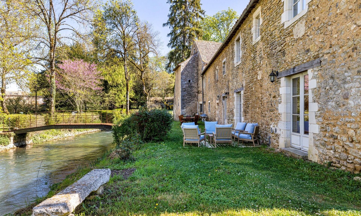 Vivonne House | Cercigny Cottage with Private Terrace, Wi-Fi, and Air Conditioning
