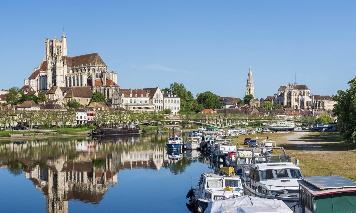 Moneteau Hotel | Cerise Auxerre