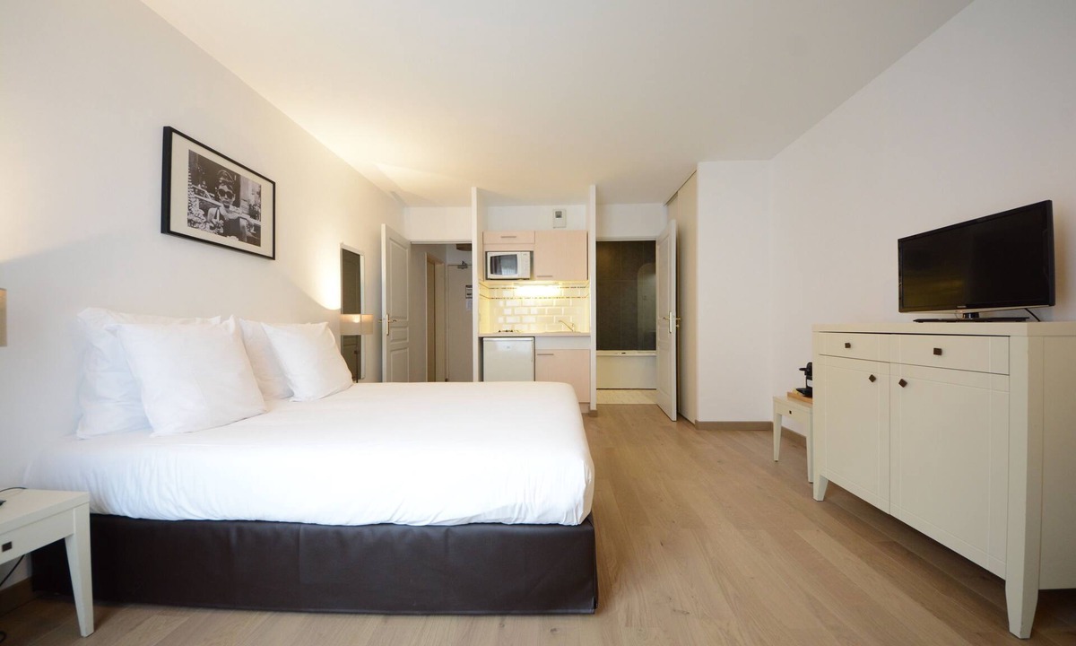 Chatou Hotel | Cerise Chatou