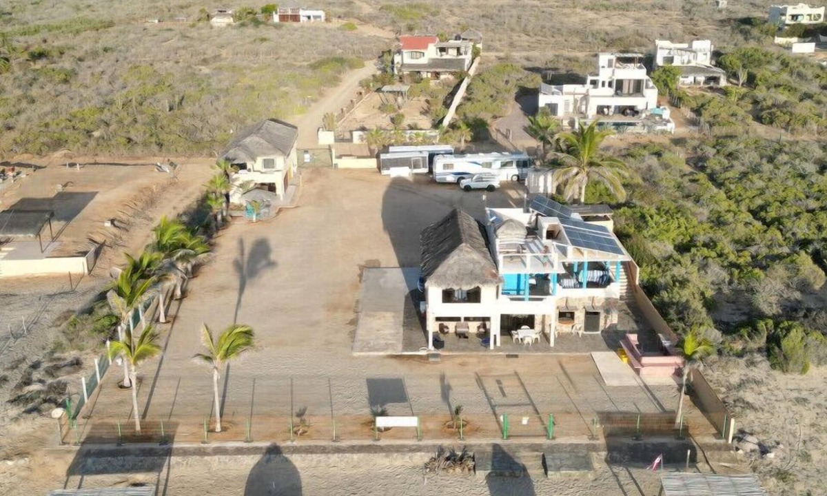 Cerritos House | Cerritos Beach Palace 3 Suites