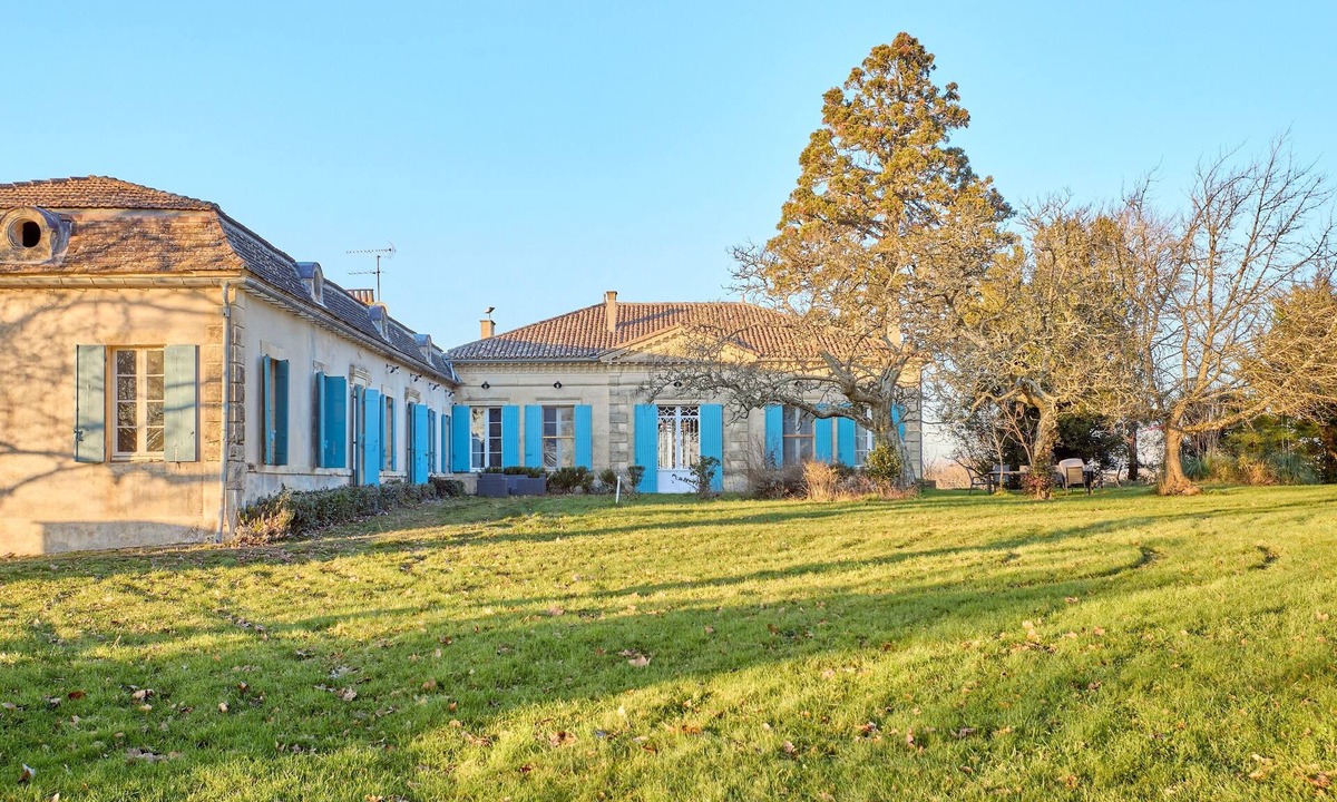 Saint-Antoine-du-Queyret House | Château Tour Chapoux - Piscine privée