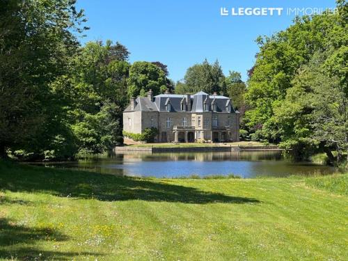 Vire-Normandie Villa | Château de la cour de Coulonces