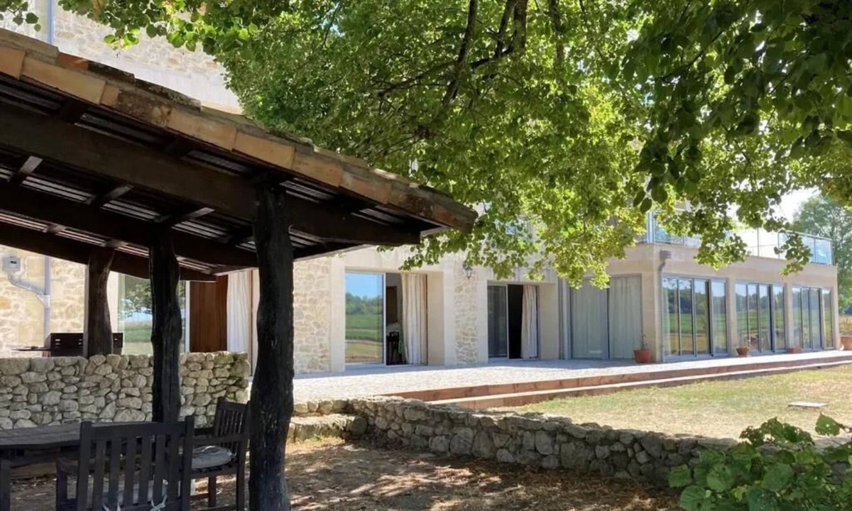 Saint-Sulpice-et-Cameyrac Hotel | Château Chatillon