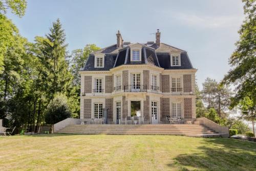 Avesnes-en-Bray House | Château d'Avesnes - Le Castelet