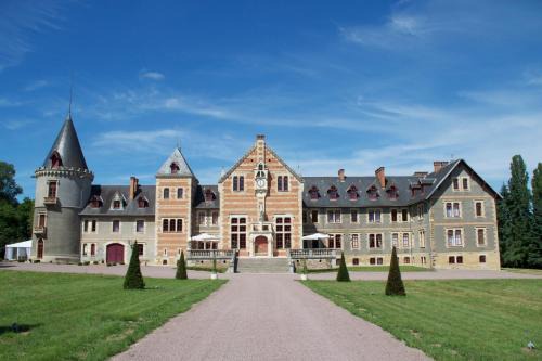Lurcy-Levis Hotel | Château de Béguin