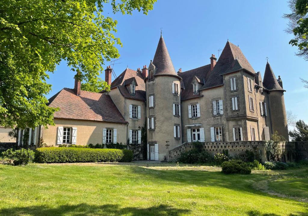 Genouillac Bed & Breakfast | Château de Bruges