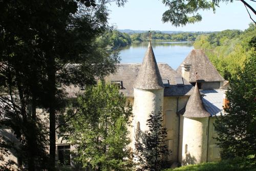 Saint-Jean-de-Blaignac House | Château de Courtebotte