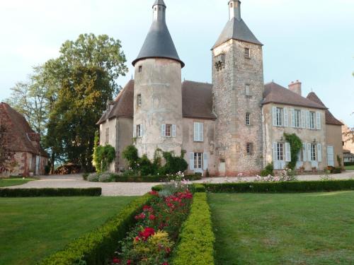 Saint-Menoux Bed & Breakfast | Château de Clusors
