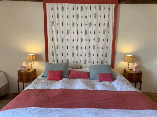 Beaumont-Pied-de-Boeuf Bed & Breakfast | Château de la Faverie chambres d hôtes