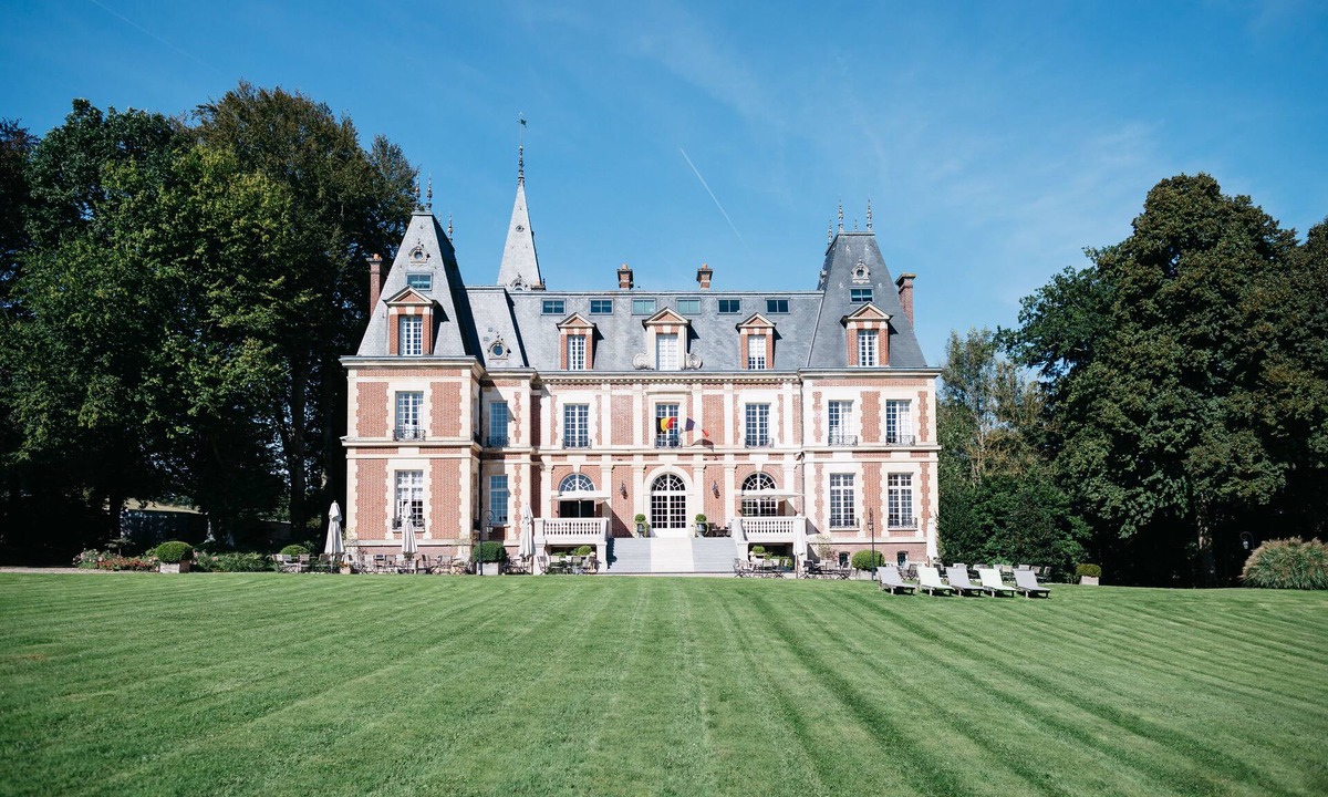 Saint-Denis-le-Thiboult Hotel | Château de Belmesnil