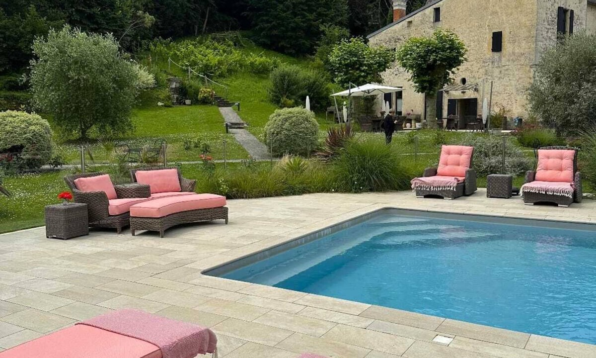 Saint-Jean-de-Blaignac House | Château de Courtebotte