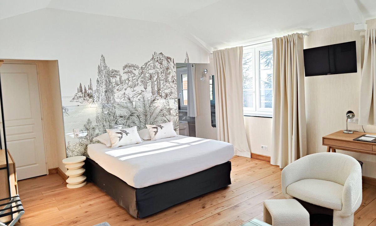 Saint-Laurent-sur-Sevre Hotel | Château de la Barbinière