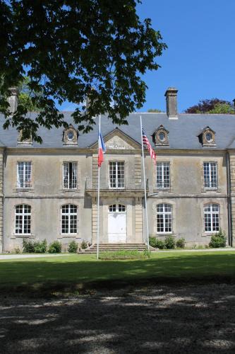 Neuville-au-Plain Bed & Breakfast | Château de Grandval - Sainte Mere Eglise