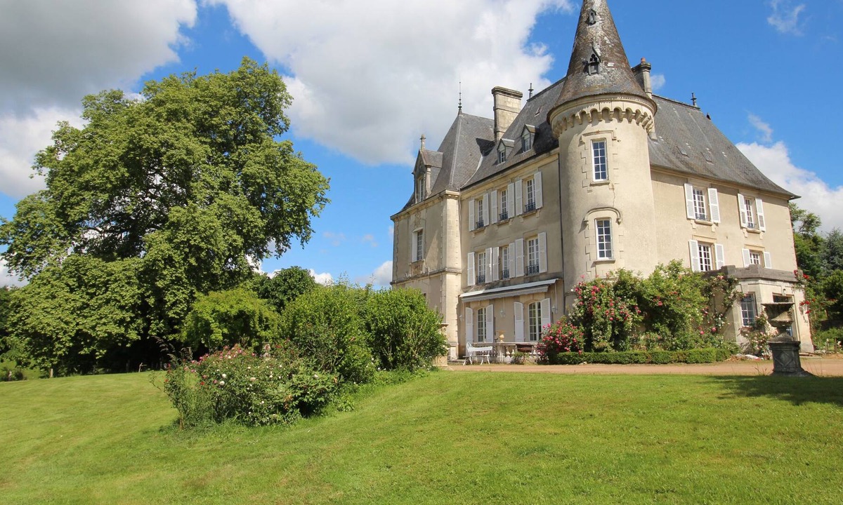 Isle House | Château de la Chabroulie