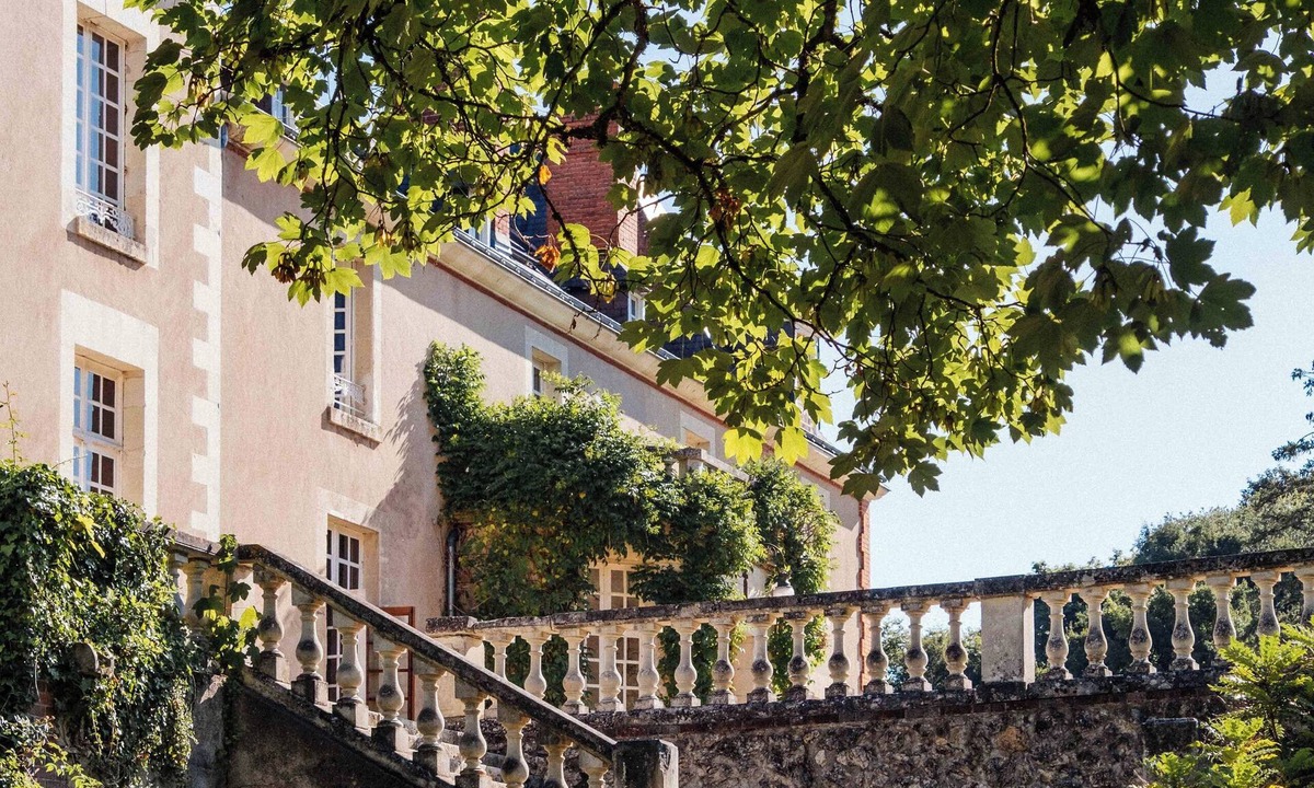 Nazelles-Negron Bed & Breakfast | Château de la Huberdière