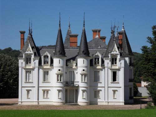 Noailly Bed & Breakfast | Château de la Motte