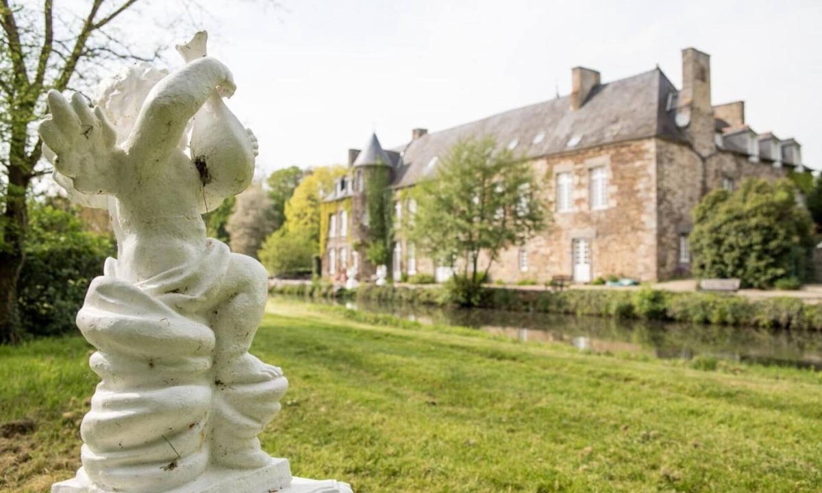 Pleugueneuc House | Château de la Motte Beaumanoir