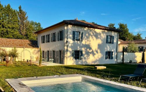 Romaneche-Thorins House | Château de la Tour