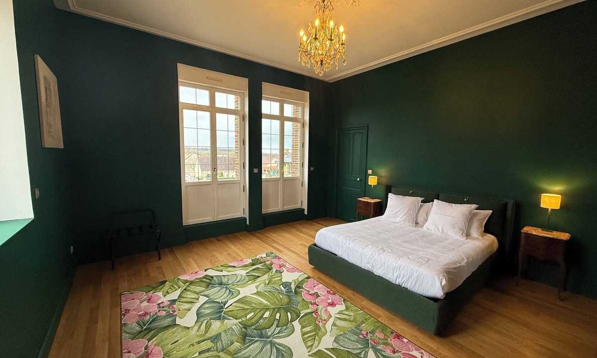 Ligny-le-Chatel Bed & Breakfast | Château de Ligny