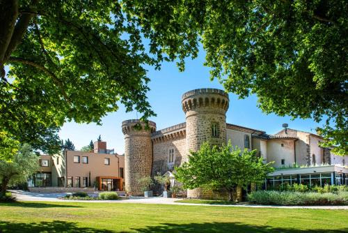 Uchaux Hotel | Château De Massillan