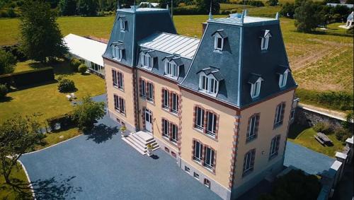 Canisy House | Château de Montmireil
