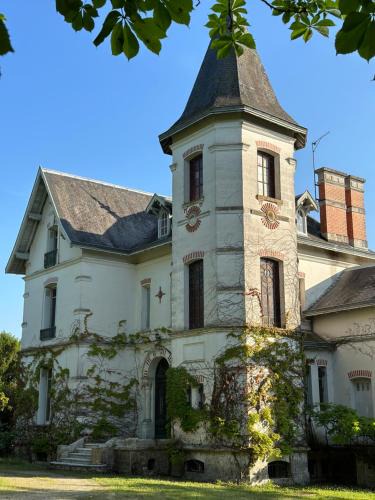 Linars House | Château de Moulède