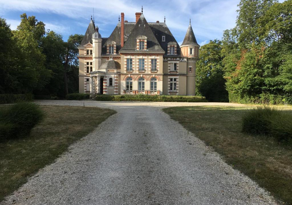 Nogent-sur-Vernisson Bed & Breakfast | Château de Praslins