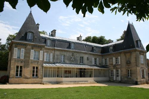Machemont Bed & Breakfast | Château de Roberville