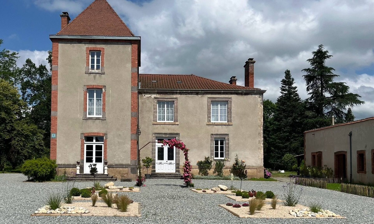 Joze Other | Château de Saint Mayeul Chambre 1