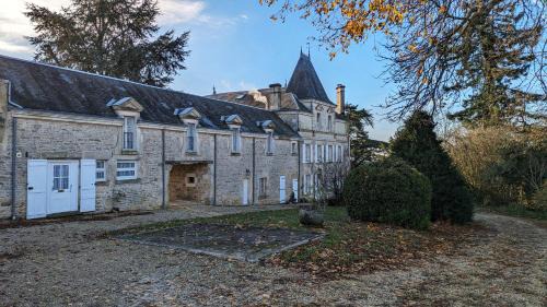 Saivres House | Château de Saugé