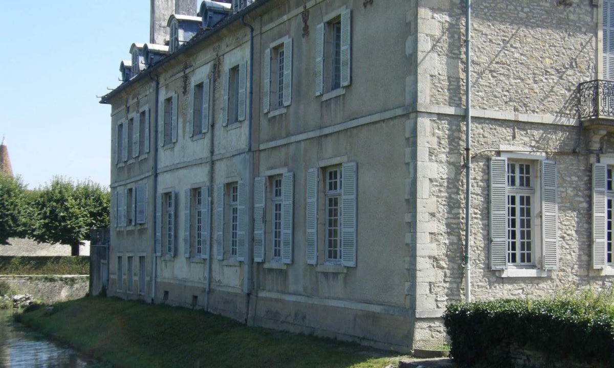 Ladoix-Serrigny House | Château De Serrigny