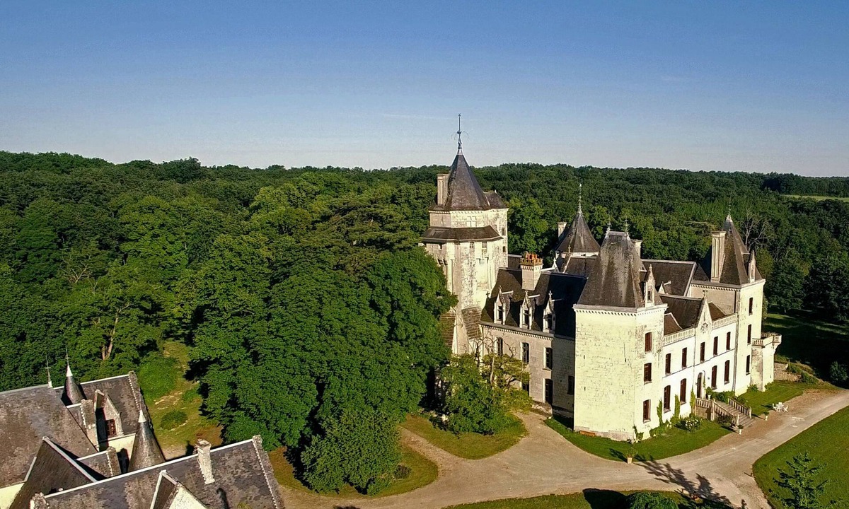 Ternay House | Château de Ternay
