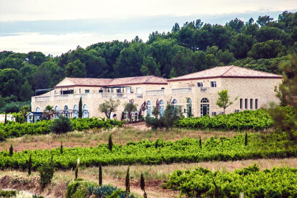Saint-Jean-de-Fos Bed & Breakfast | Château de Valloubière