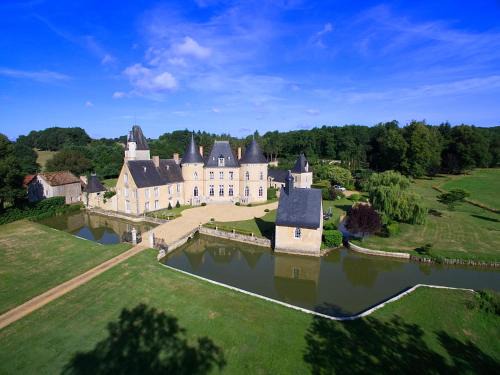 Ferce-sur-Sarthe Bed & Breakfast | Château de Vaulogé