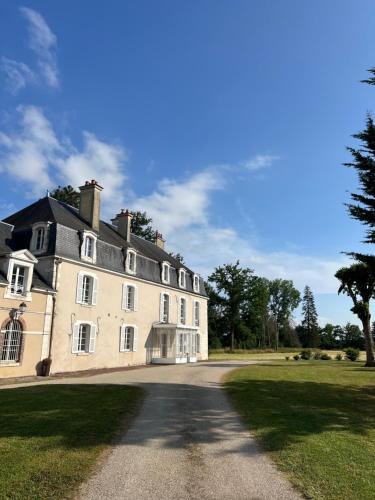 Villefargeau House | Château de Villefargeau