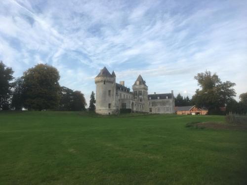 Villers-Chatel Bed & Breakfast | Château de Villers-Châtel
