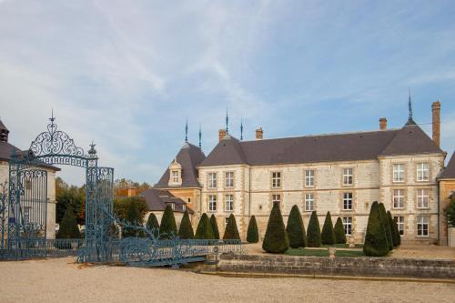 Vitry-la-Ville Bed & Breakfast | Château de Vitry-la-Ville