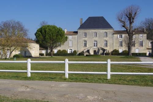 Saint-Gervais Bed & Breakfast | Château des Arras